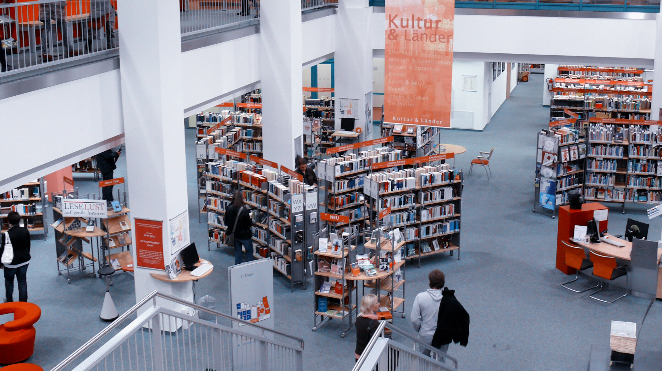 Blick in die Stadtbibliothek